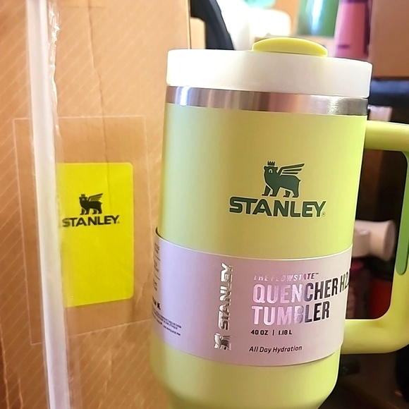 NWT Stanley 40 Oz. Quencher H2.0 Tumbler - Picture 3 of 5